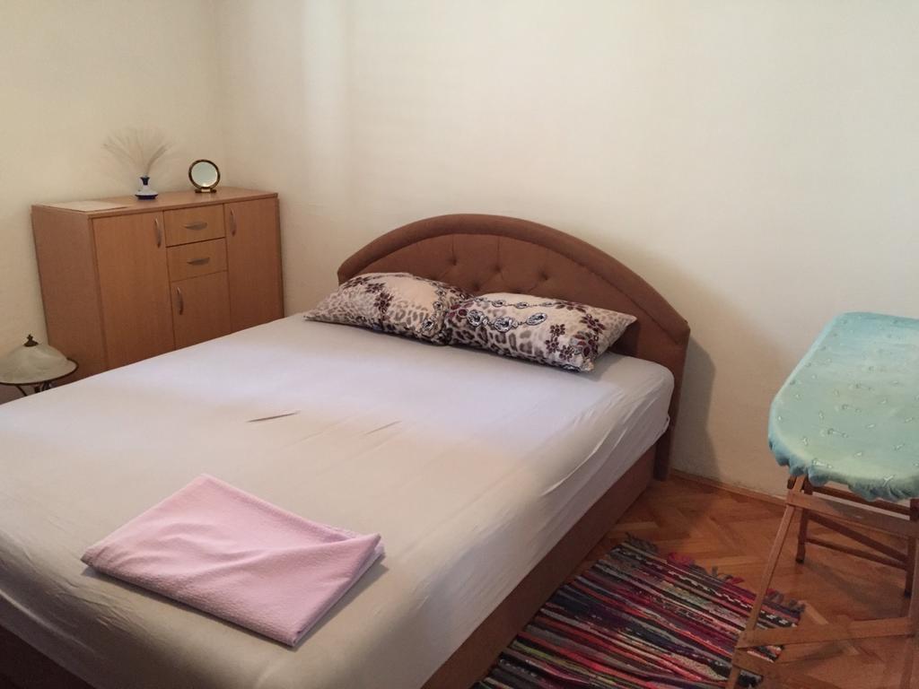 Rakite Apartment Kotor Bilik gambar
